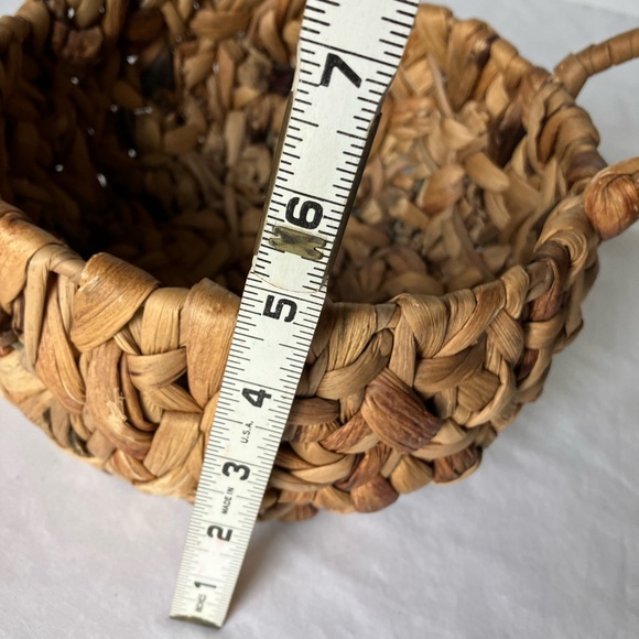 woven basket round with handles hyacinth rattan decor - Picture 9 of 13